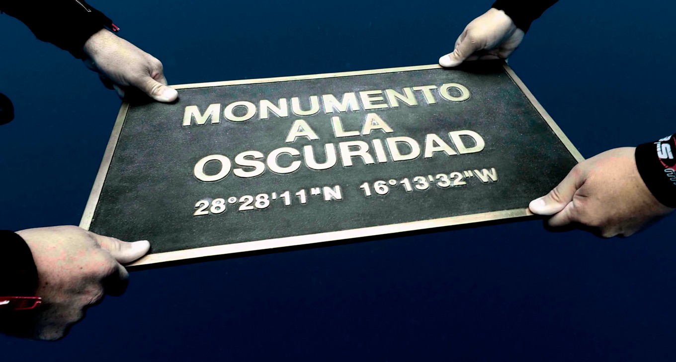 Eugenio Merino y Miguel G Morales. Monumento a la oscuridad